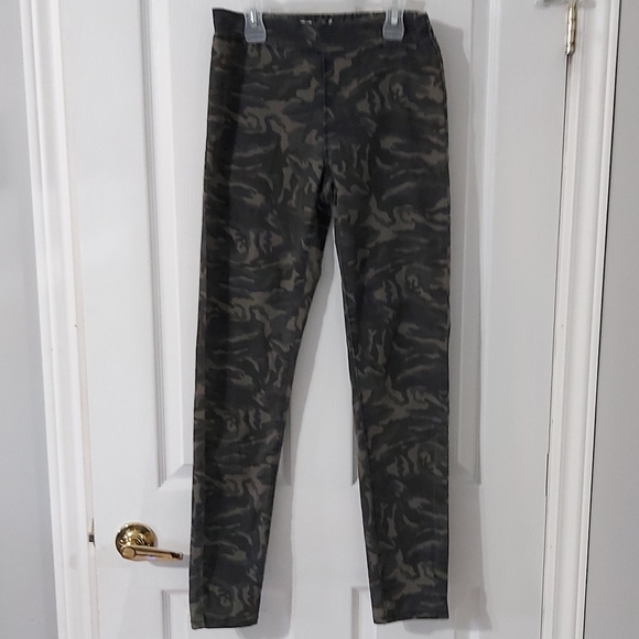 Camo skinny jeans